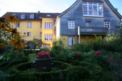 Bürgerliches Engagement hat in St. Märgen Tradition.  Die goldene Krone ist hierfür ein gelungenes Beispiel. Mit großer Strahlkraft verbindet sie Wohnen und Arbeiten im ländlichen Raum.